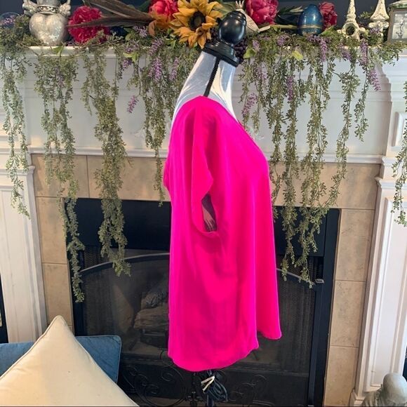 Torrid georgette back detail hot pink shirt - Picture 6 of 6